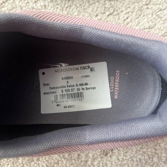 NWT On Cloud 5 Waterproof size 9 - Picture 9 of 10